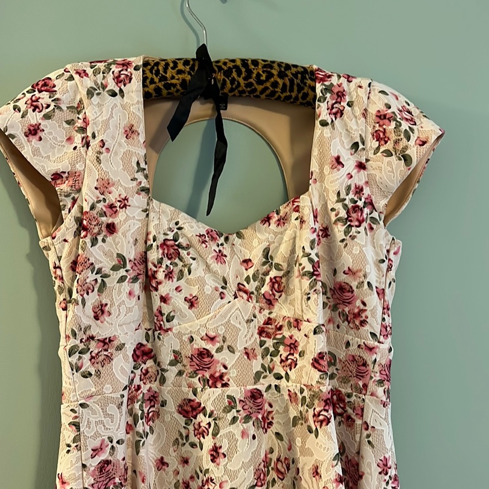 Pink floral size large woman’s dress